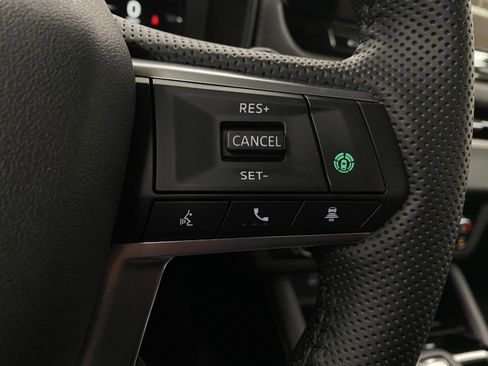 New 2025 Mitsubishi Outlander SE image 16