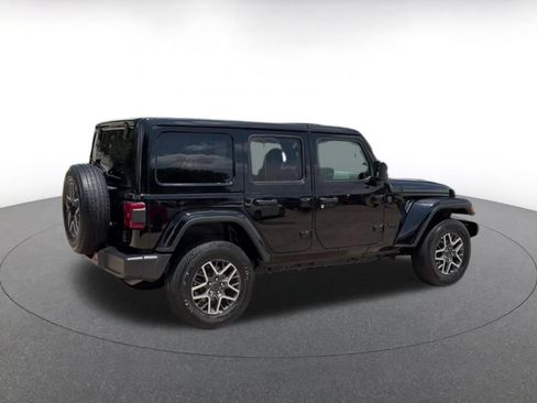 Used 2025 Jeep Wrangler Unlimited Sahara AWD/4WD image 15