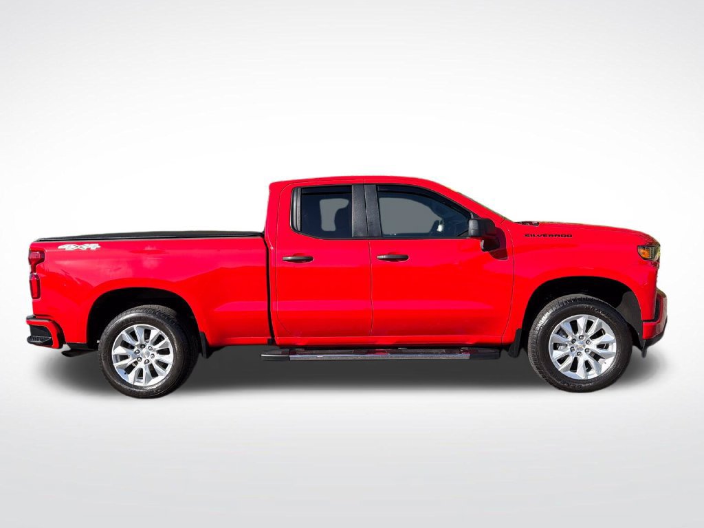 Used 2022 Chevrolet Silverado 1500 Custom w/ LPO, Dark Essentials Package AWD/4WD image 7