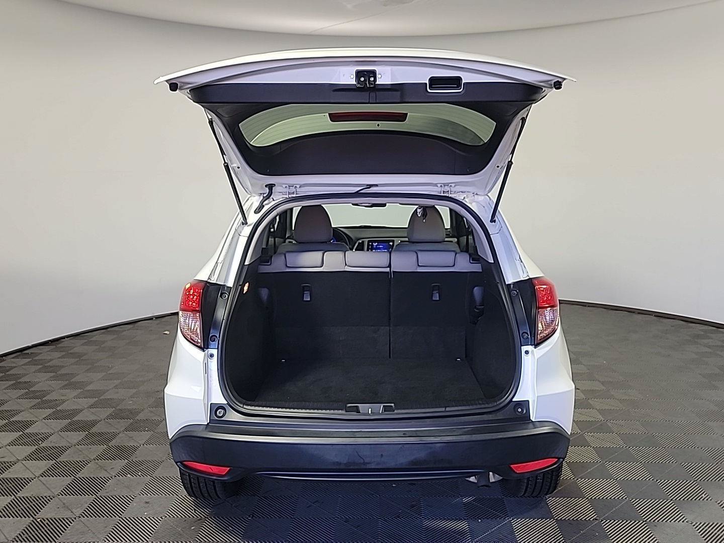 Certified 2017 Honda HR-V EX-L image 6