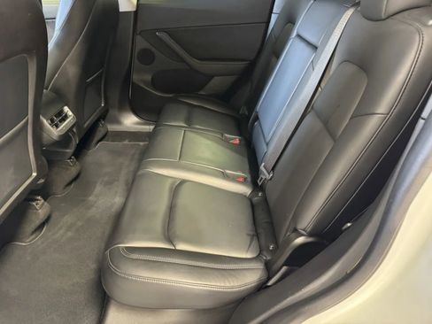 Used 2020 Tesla Model Y Long Range image 8