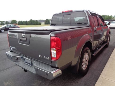 Used 2016 Nissan Frontier SV w/ SV Value Truck Package AWD/4WD image 5