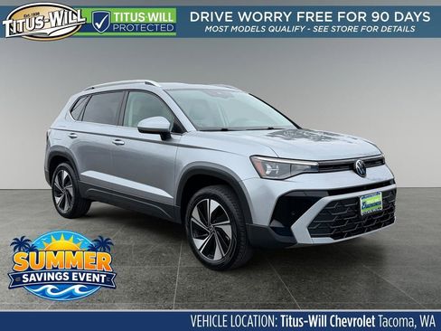 Used 2025 Volkswagen Taos SE AWD/4WD image 1