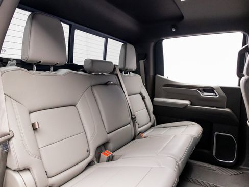 Used 2025 Chevrolet Silverado 1500 LT Trail Boss w/ Convenience Package II image 36