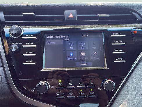 Used 2018 Toyota Camry LE w/ Convenience Package FWD image 27