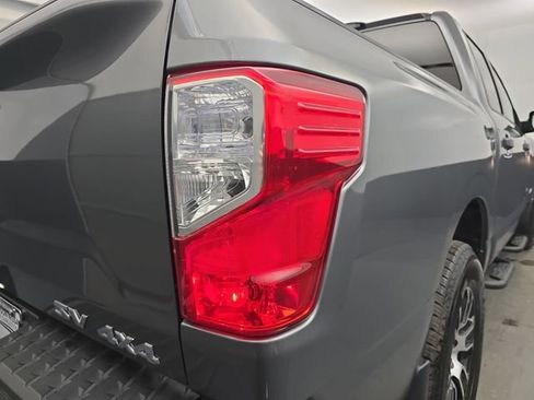 Used 2024 Nissan Titan SV image 19