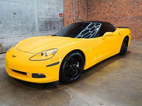 Used 2011 Chevrolet Corvette Coupe w/ Preferred Equipment Group RWD image 7