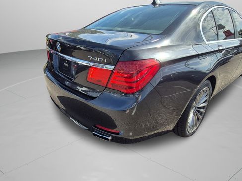 Used 2011 BMW 740i RWD image 33