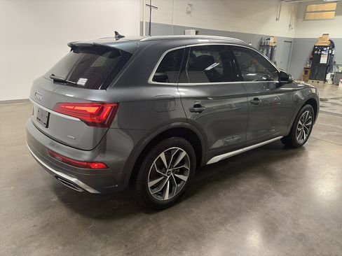 Certified 2022 Audi Q5 2.0T Premium Plus AWD/4WD image 3