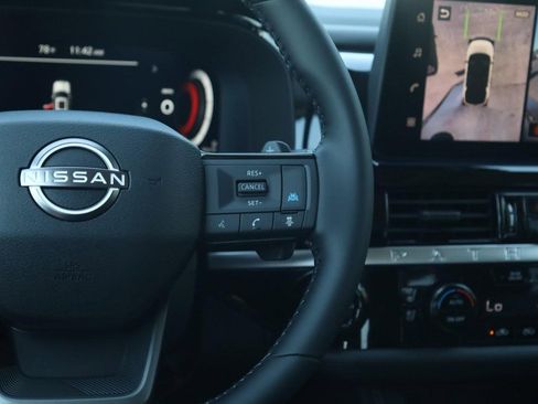 New 2026 Nissan Pathfinder Platinum AWD/4WD image 9