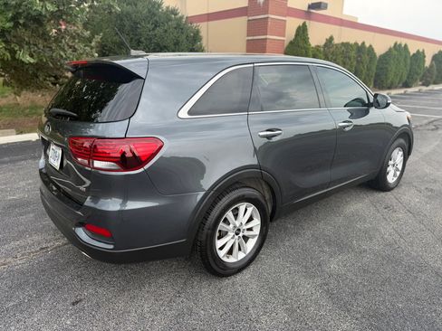 Used 2020 Kia Sorento LX FWD image 8