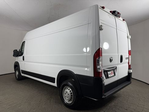 Used 2026 RAM ProMaster 2500 w/ Convenience Group FWD image 5
