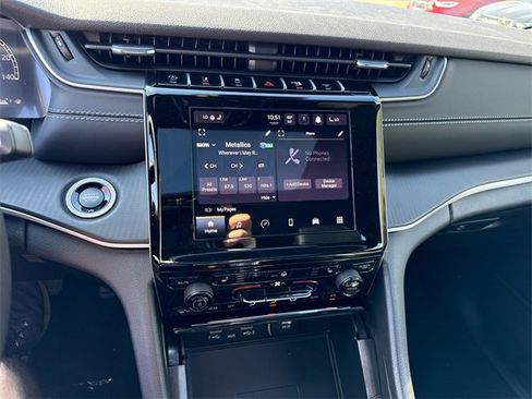 New 2025 Jeep Grand Cherokee Altitude image 20