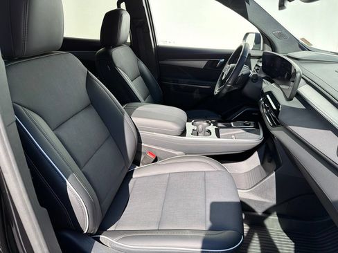 Used 2025 Buick Enclave Preferred w/ LPO, Floor Liner Package FWD image 36