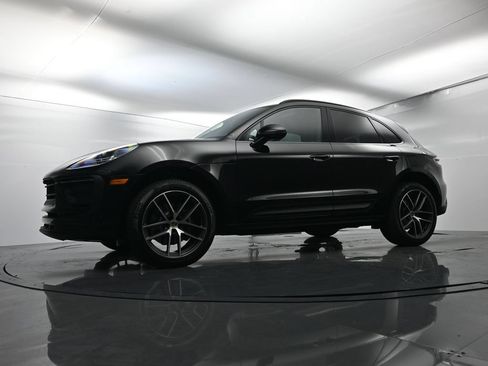 Certified 2026 Porsche Macan AWD/4WD image 45