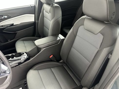 New 2026 Chevrolet Trax LT w/ LT Convenience Package FWD image 20