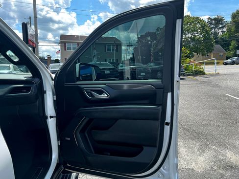 Used 2022 GMC Yukon XL AT4 image 21