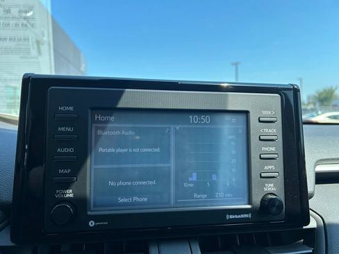 Used 2021 Toyota RAV4 LE FWD image 12