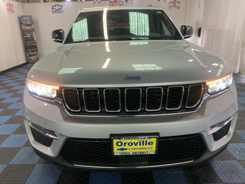 Used 2024 Jeep Grand Cherokee Limited 4xe image 9