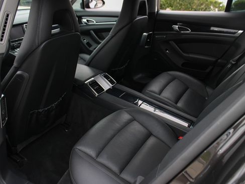 Used 2012 Porsche Panamera image 19