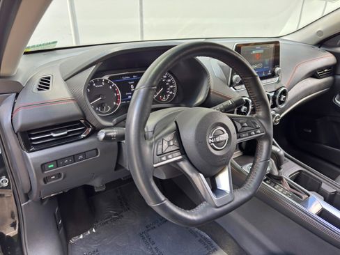 Used 2024 Nissan Sentra SR w/ SR Premium Package FWD image 13