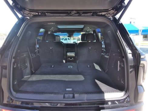 Used 2025 Chevrolet Traverse RS w/ LPO, Floor Liner Package AWD/4WD image 32