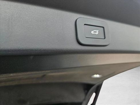 Used 2024 Land Rover Range Rover Sport Dynamic SE AWD/4WD image 6