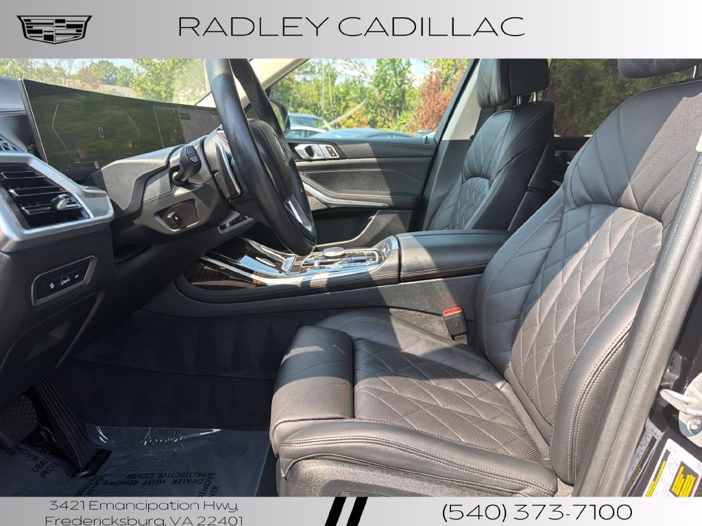 Used 2024 BMW X7 xDrive40i AWD/4WD image 3