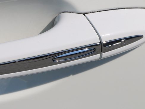 Used 2018 Jaguar XJ Supercharged RWD image 16