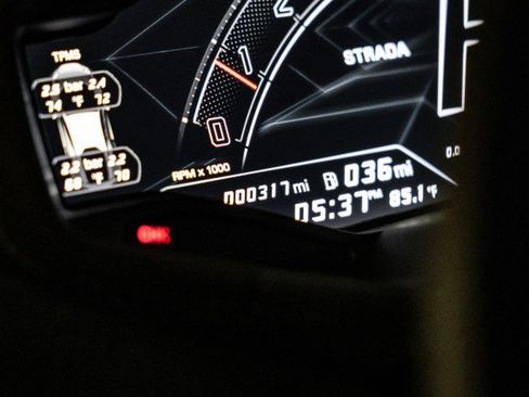 Used 2023 Lamborghini Huracan Tecnica image 41