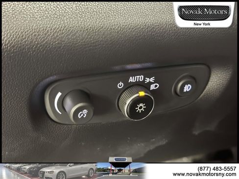 Used 2020 Chevrolet Traverse LT w/ Driver Confidence II Package image 16