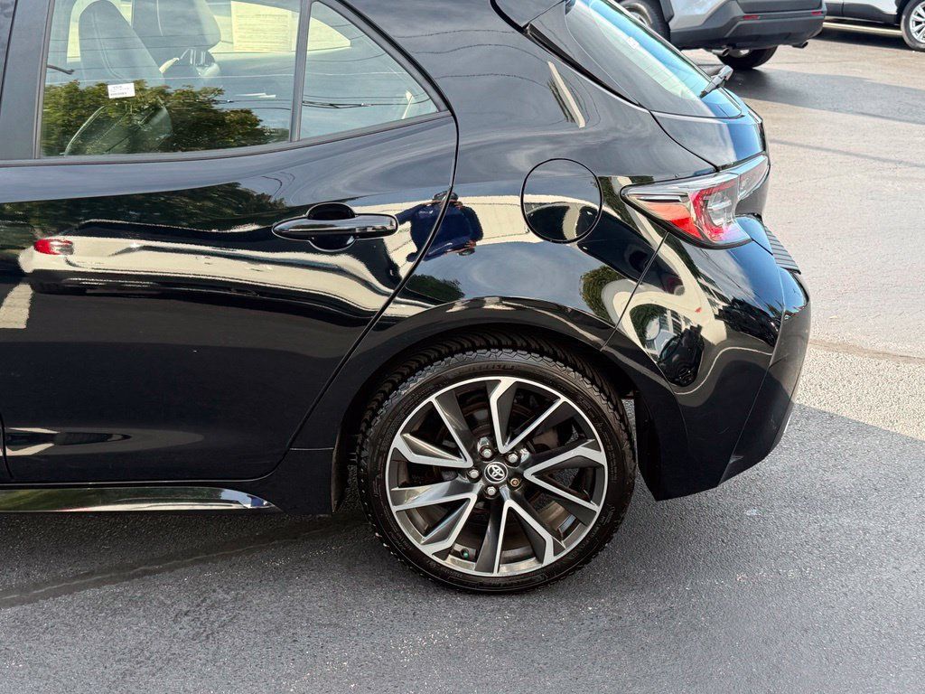Used 2019 Toyota Corolla XSE FWD image 4