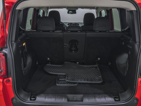 Used 2019 Jeep Renegade Trailhawk w/ UConnect 8.4 Nav Group image 9