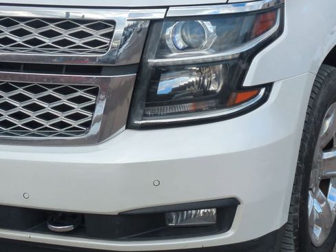 Used 2017 Chevrolet Suburban LT w/ LT Signature Package image 11