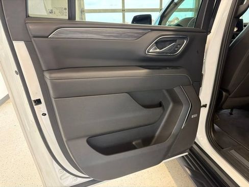 Used 2024 GMC Yukon XL SLT w/ SLT Luxury Package AWD/4WD image 50
