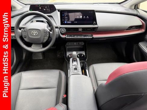 Used 2024 Toyota Prius Prime FWD image 13