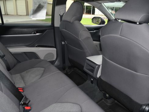Used 2023 Toyota Camry LE image 18