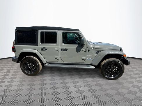 Used 2021 Jeep Wrangler Unlimited Sahara AWD/4WD image 5
