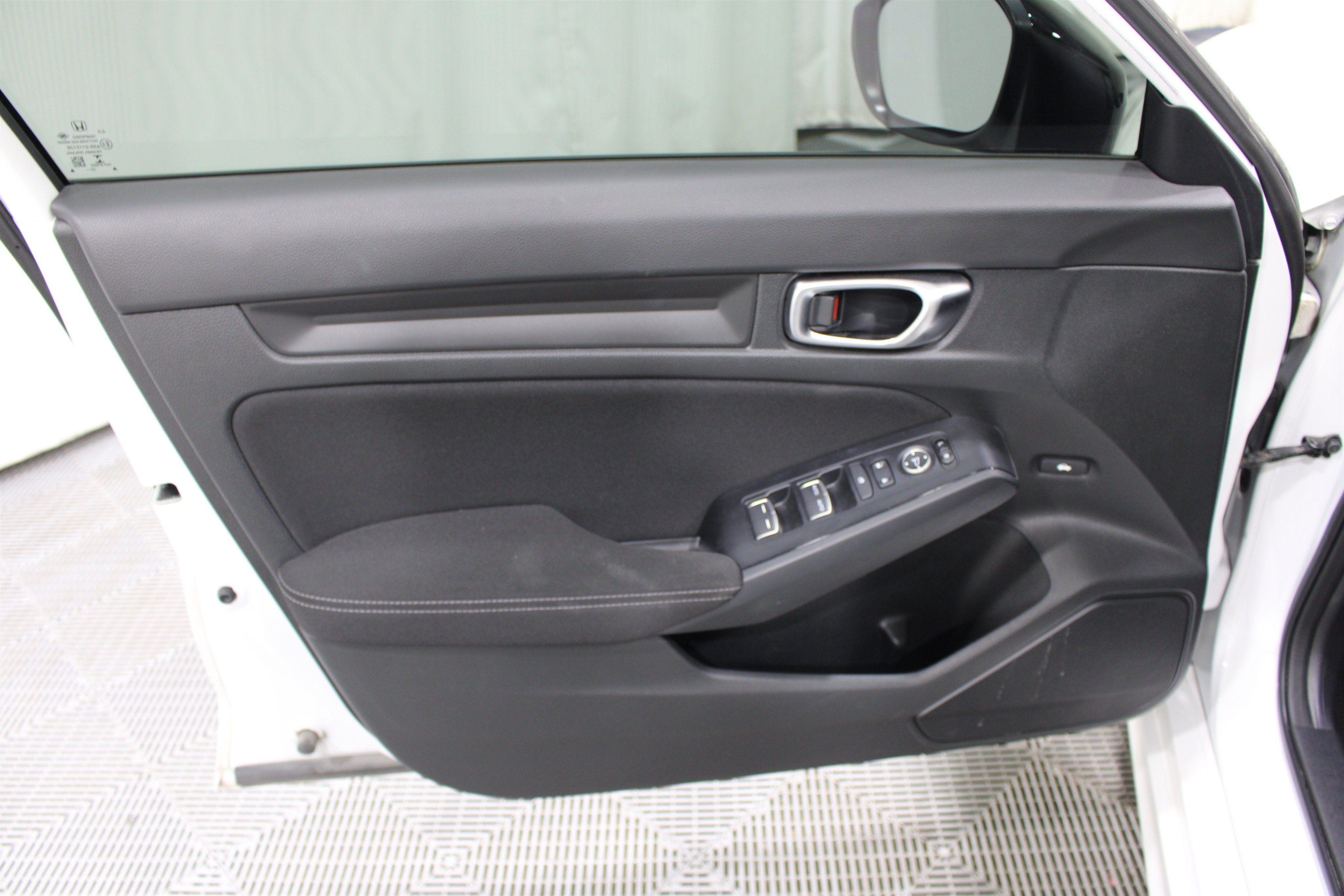 Used 2023 Honda Civic Sport image 6