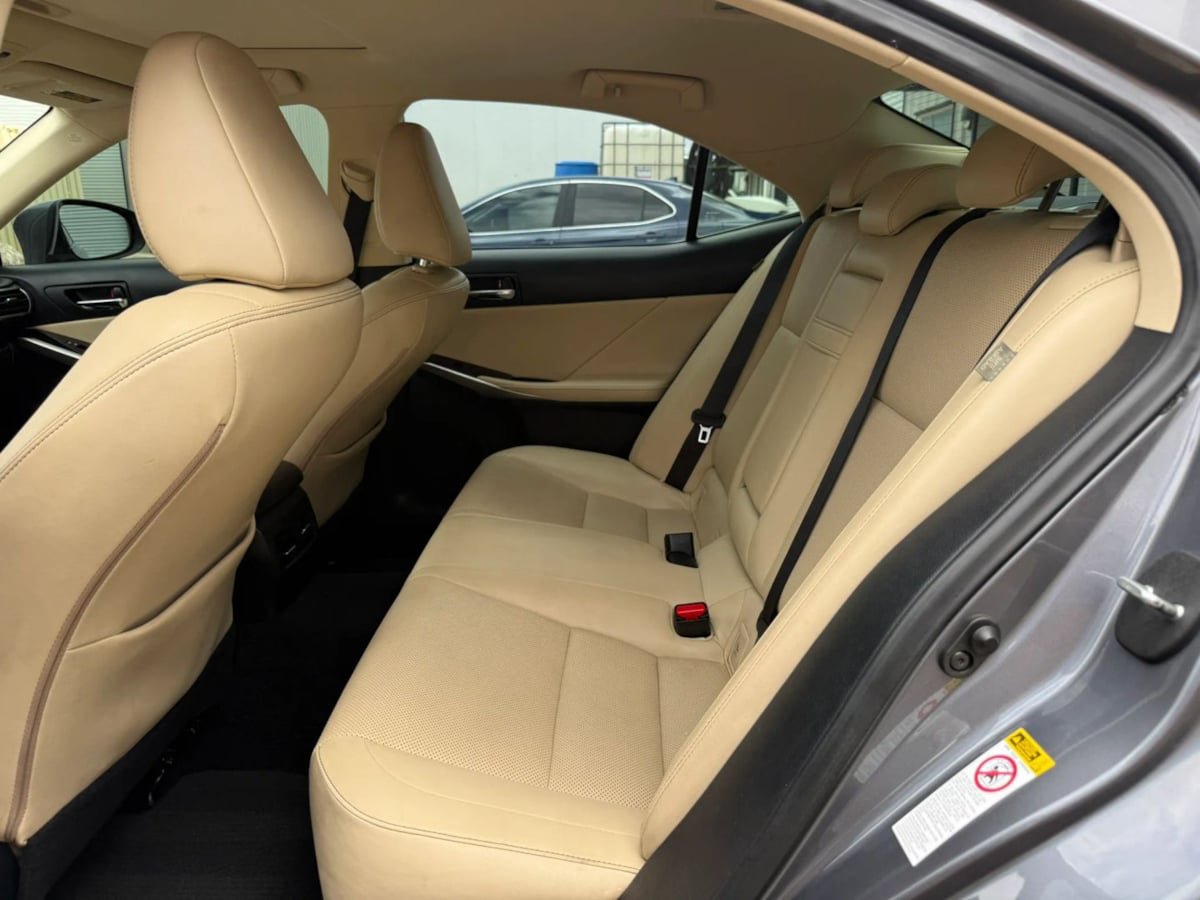 Used 2016 Lexus IS 200t RWD image 38