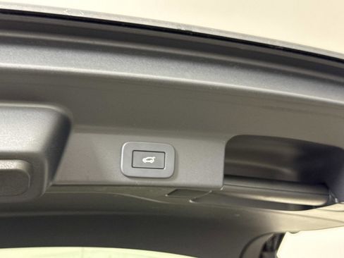 Certified 2026 Jaguar F-PACE R-Dynamic S AWD/4WD image 12