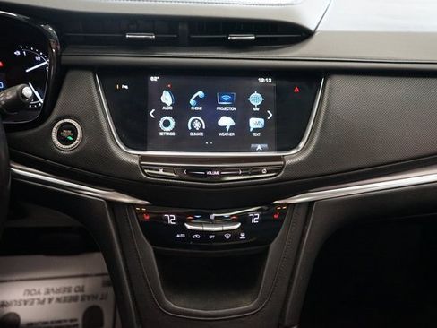Used 2017 Cadillac XT5 Luxury w/ Driver Awareness Package image 6