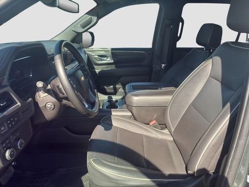 Used 2023 Chevrolet Suburban Premier AWD/4WD image 12