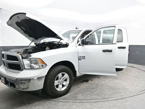 Used 2022 RAM 1500 Classic SLT w/ Electronics Group image 40