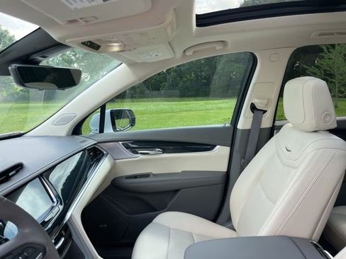 Certified 2024 Cadillac XT6 Premium Luxury w/ Technology Package FWD image 15