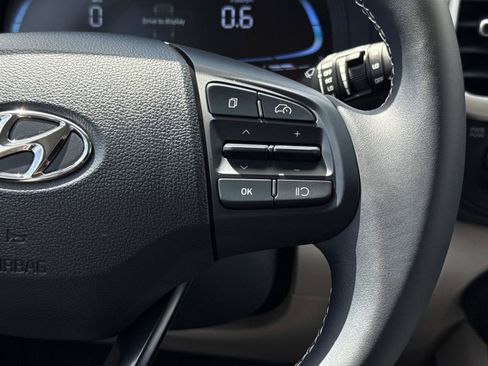 New 2026 Hyundai Venue SEL FWD image 5