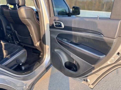 Used 2017 Jeep Grand Cherokee Trailhawk image 16