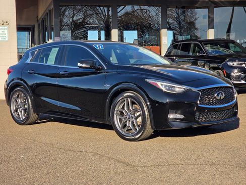 Used 2017 INFINITI QX30 Sport image 26
