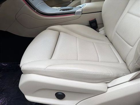 Used 2022 Mercedes-Benz GLC 300 4MATIC image 12