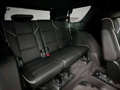 Used 2023 Cadillac Escalade Premium Luxury image 30